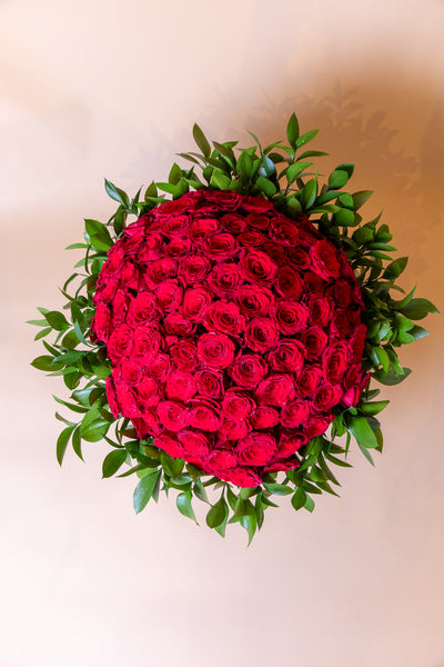 Rowena Roses 101 Red Roses Bouquet – Rowena Coelho Gifts And Flowers